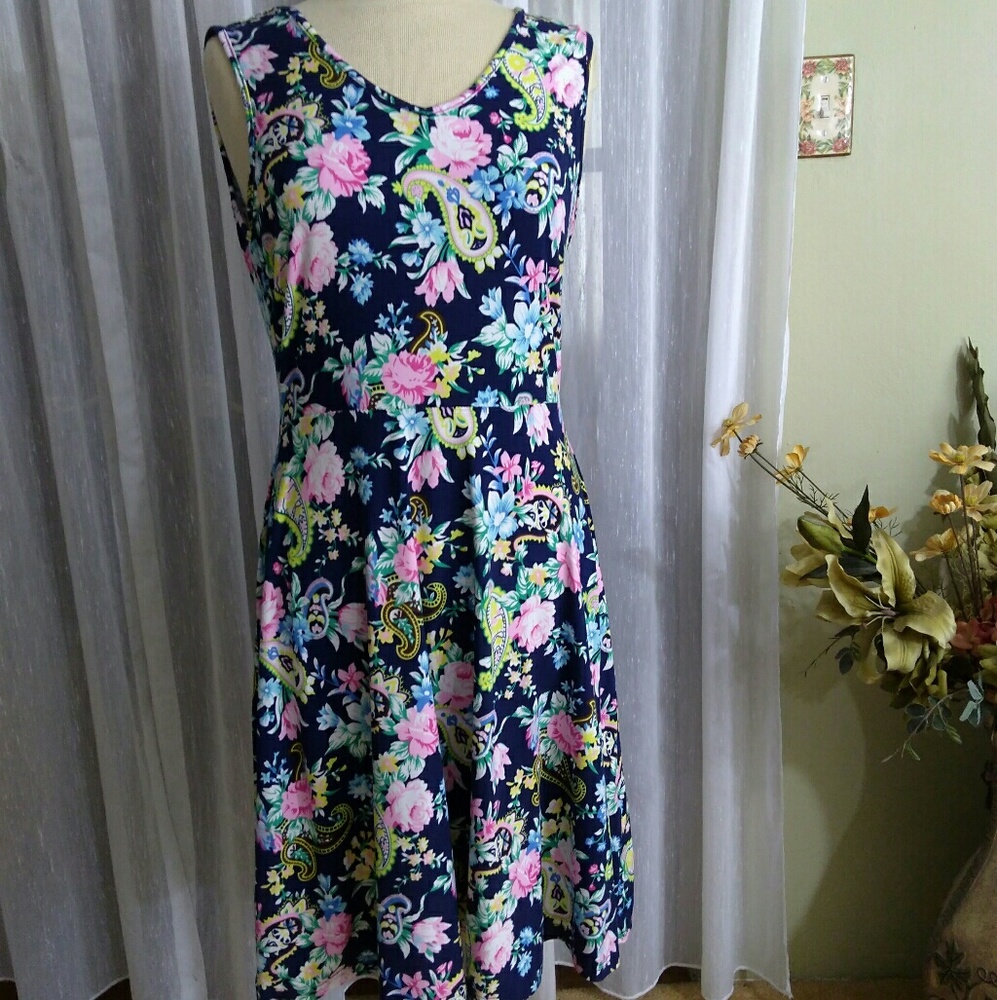 Ace VOG size M Paisley multicolor sleeveless dress - Picture 1 of 6